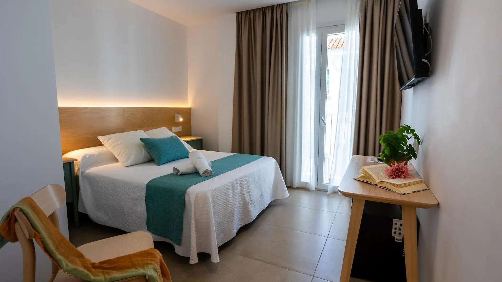 Hotel Oasis Centro Conil De La Frontera Spain