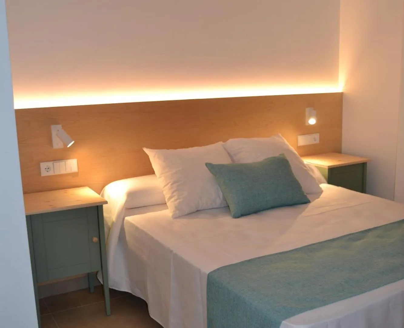 Hotel Oasis Centro Кониль-де-ла-Фронтера 0*,