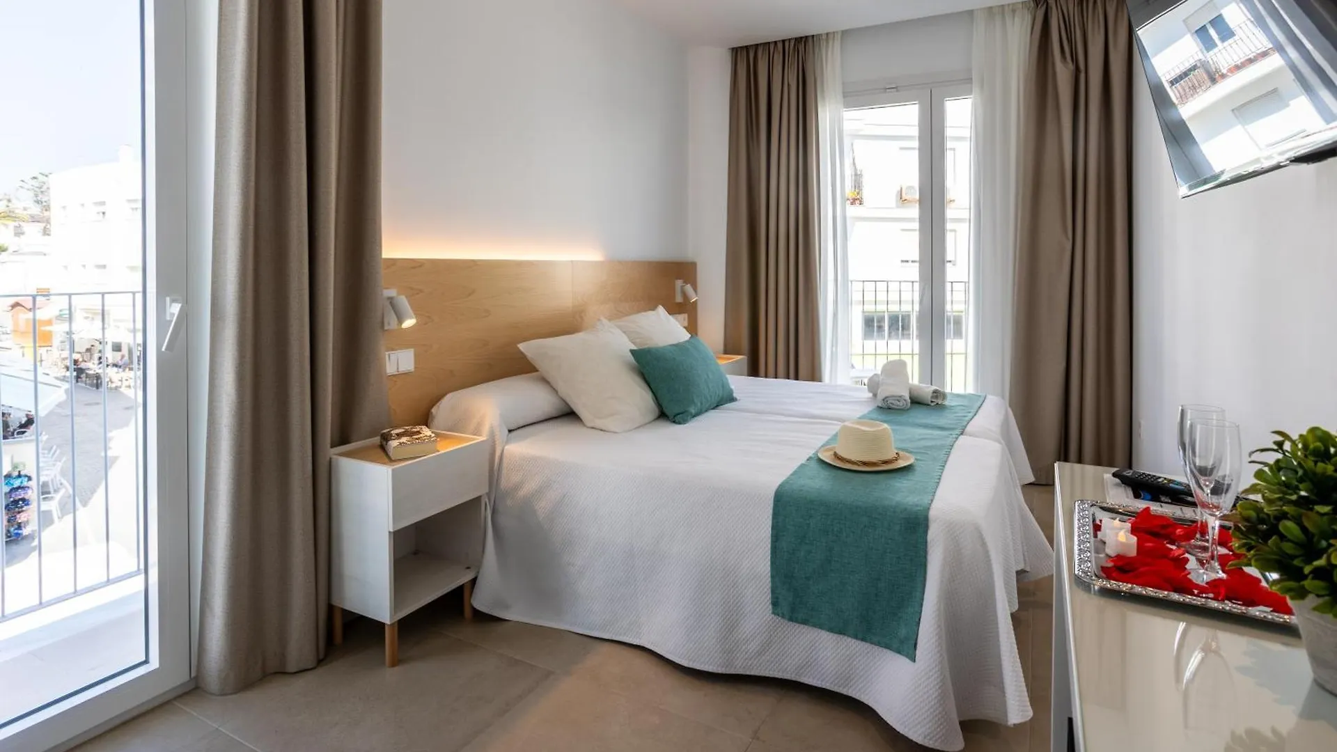 Hotel Oasis Centro Кониль-де-ла-Фронтера