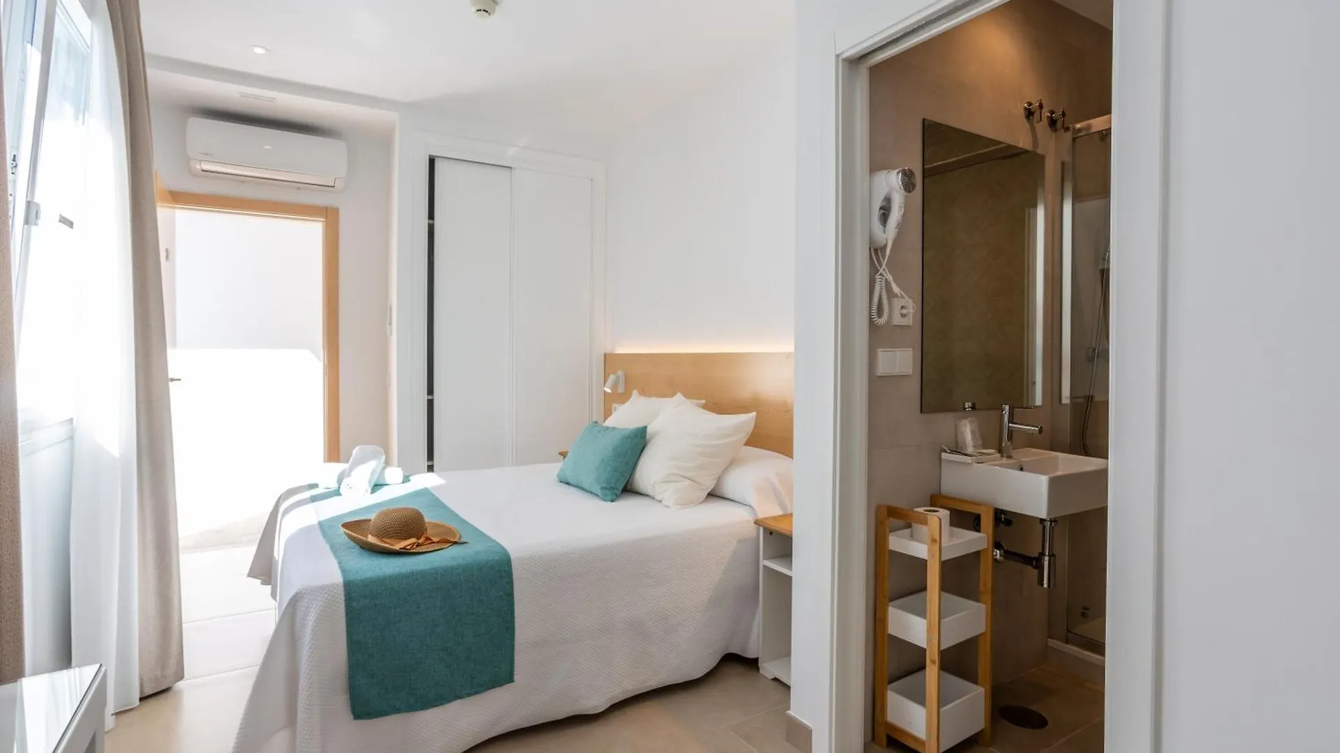 Hotel Oasis Centro Кониль-де-ла-Фронтера