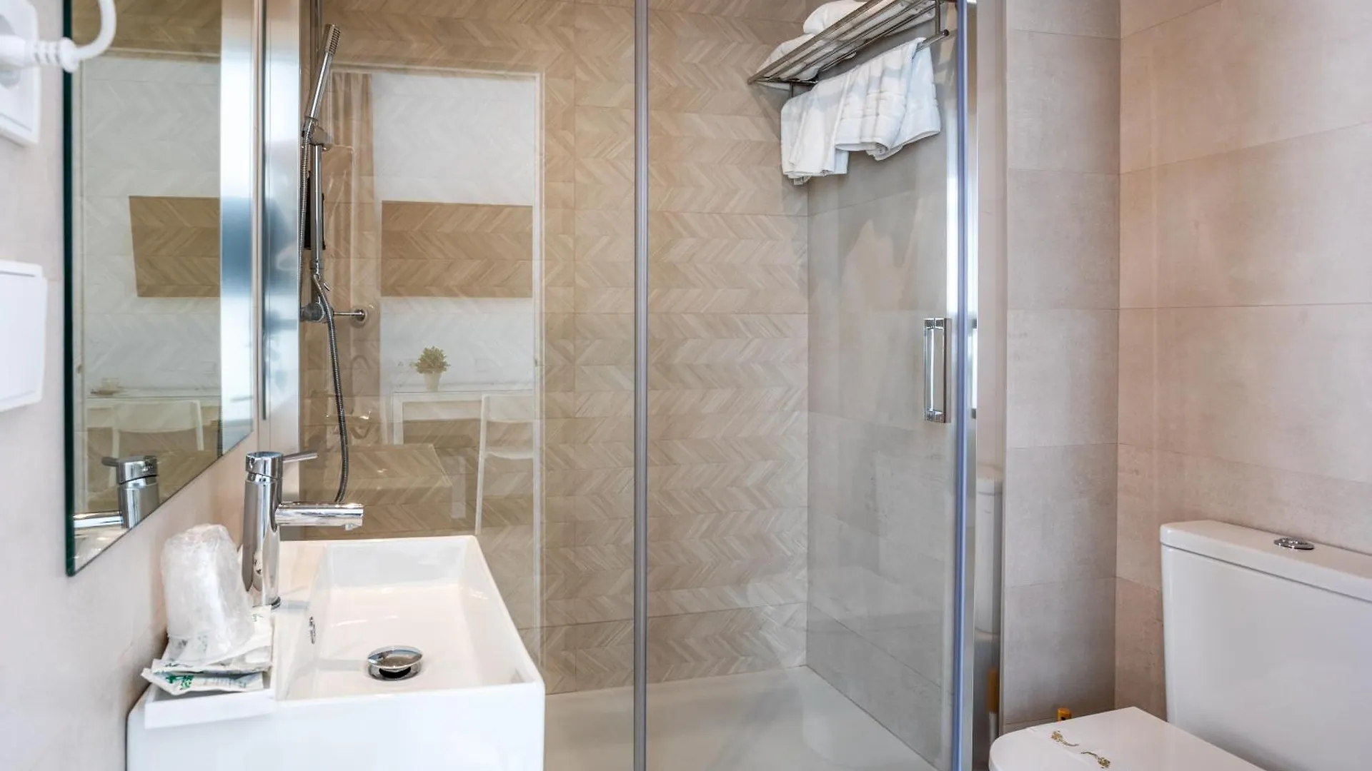 Hotel Oasis Centro Кониль-де-ла-Фронтера