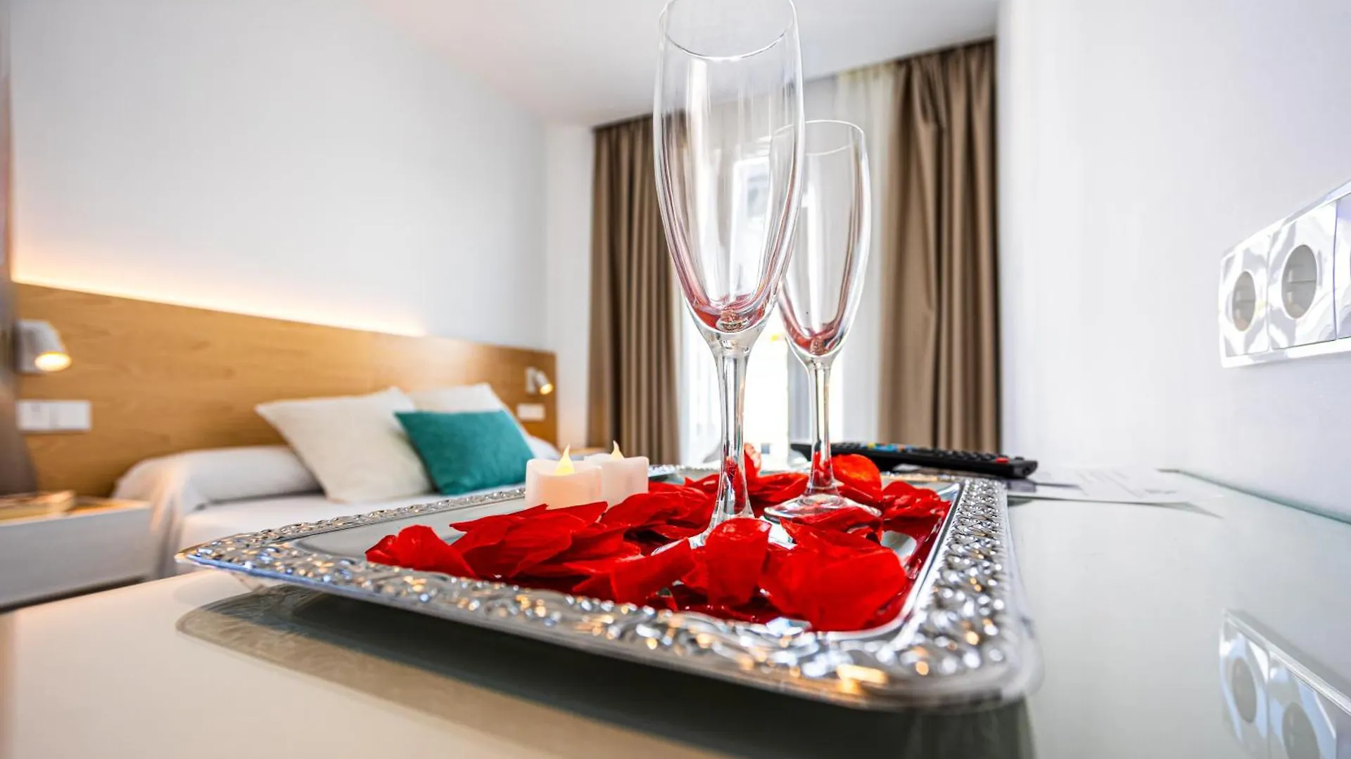 Hotel Oasis Centro Кониль-де-ла-Фронтера